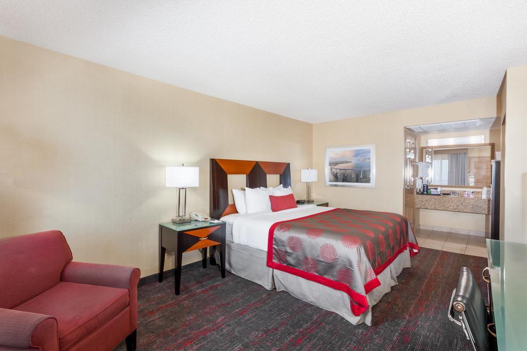 Ramada By Wyndham San Diego مدينة ناشونال المظهر الخارجي الصورة